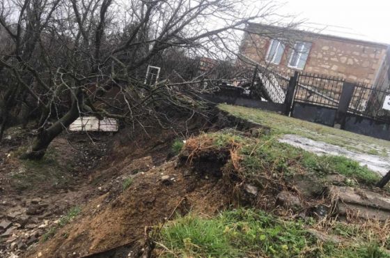 ვითხოვთ შველას  -  ქუთაისში, ევდოშვილის ქუჩაზე, შესაძლოა, სახლები ჩაიძიროს