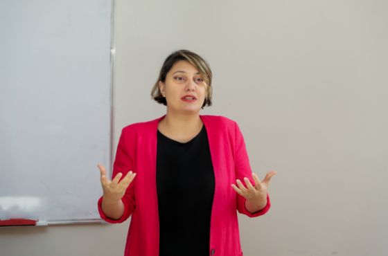 ბრძოლა თავის დამკვიდრებისთვის - ქალები რთულ ყოფით და ციფრულ გარემოში