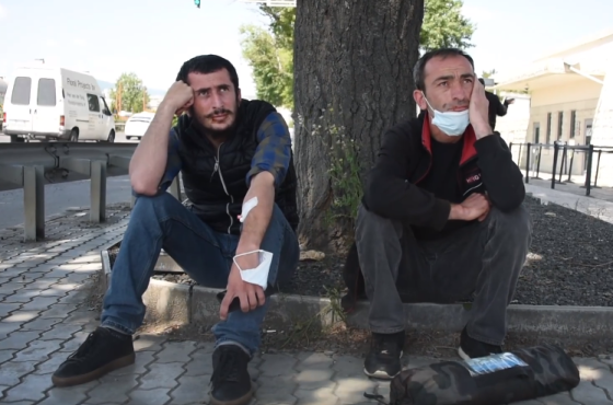 "ჩვენც ადამიანები ვართ" - მოშიმშილე შუქრუთელები თბილისში ჩავიდნენ