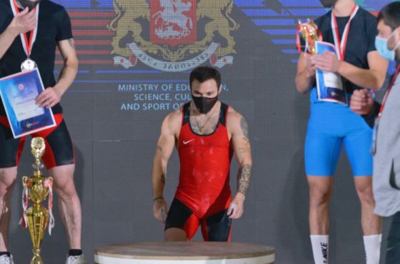 ქუთაისელმა ძალოსანმა შოთა მიშველიძემ მორიგი რეკორდი დაამყარა