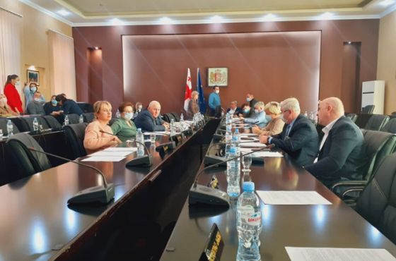 ქუთაისის საკრებულო ქვორუმის არარსებობის გამო სხდომას ვერ იწყებს