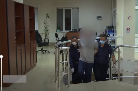 პოლიციამ „ლელოს“ წევრზე ძალადობის ბრალდებით ერთი პირი დააკავა