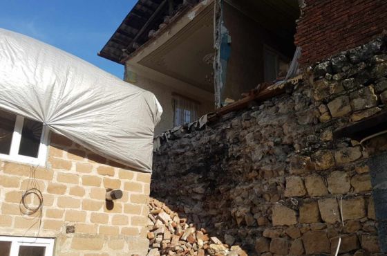 ქუთაისში ორი საცხოვრებელი  სახლი  ჩამოინგრა