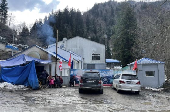 საირმეში გაფიცულები სახალხო დამცველის ადგილზე ჩასვლას ითხოვენ  