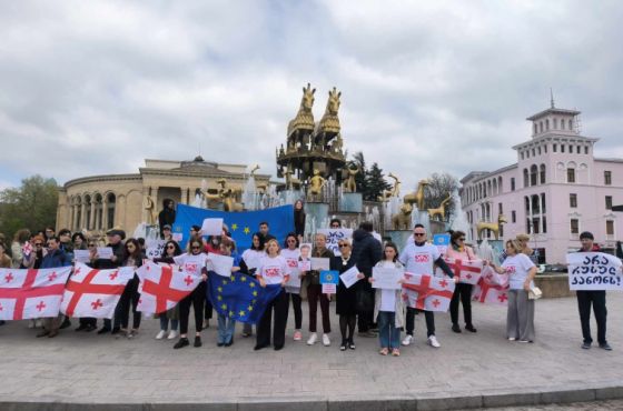 "ნუ გვატყუებთ, ეს კანონი არ არის ევროპული!"- ქუთაისში რუსული კანონი გააპროტესტეს