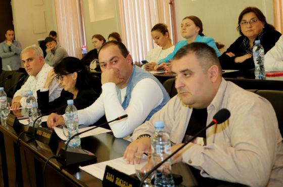 ქუთაისის საკრებულოს  ფრაქცია ენმ-ში ლევან ხაბეიშვილის გადადგომას ითხოვენ