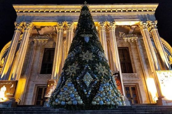 ომი, სოციალურად დაუცველები და „პომპეზური“  ახალი წელი 