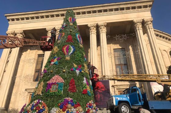 ქუთაისის მთავარი ნაძვის ხე  20 დეკემბერს აინთება
