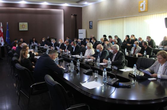 ქუთაისის ახალი მოწვევის საკრებულო ძველი სახეებით