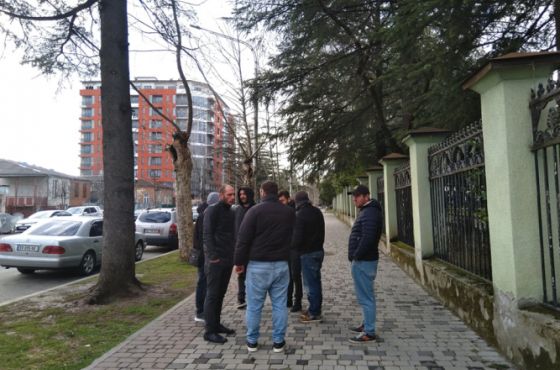 "ჩვენს მეგობრებს მარტო არ დავტოვებთ" - ქუთაისში დაკავებულებს სოლიდარობა გამოუცხადეს