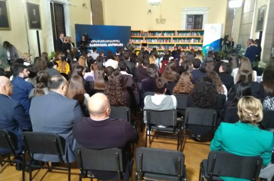  პრემიერ-მინისტრი ქუთაისში სხვადასხვა რეგიონის სტუდენტებს შეხვდა 