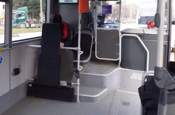 "აპარატები გაფუჭებულია" - ქუთაისის მუნიციპალურ ავტობუსში მგზავრები თანხას ვერ იხდიან 