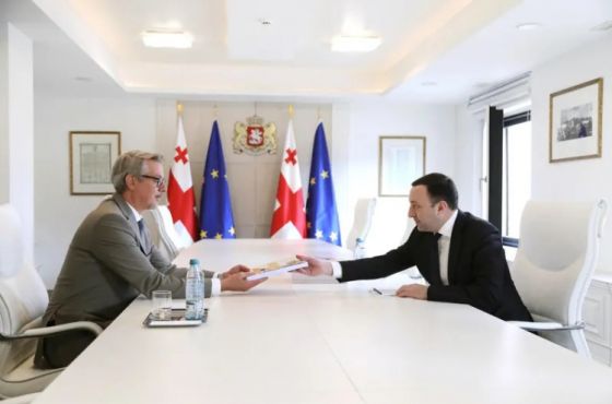 საქართველოს პრემიერმა კარლ ჰარცელს ევროკავშირის კითხვარის მეორე ნაწილი გადასცა