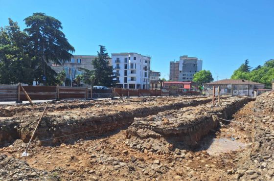 ნინოშვილის ბაზრის ტერიტორიაზე სავაჭრო ცენტრი შენდება