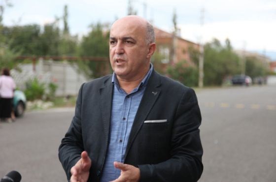 რუსული კანონის მხარდამჭერი ქუთაისის მაჟორიტარი NGO-ებისა და მედიების მოწვევას იღებს