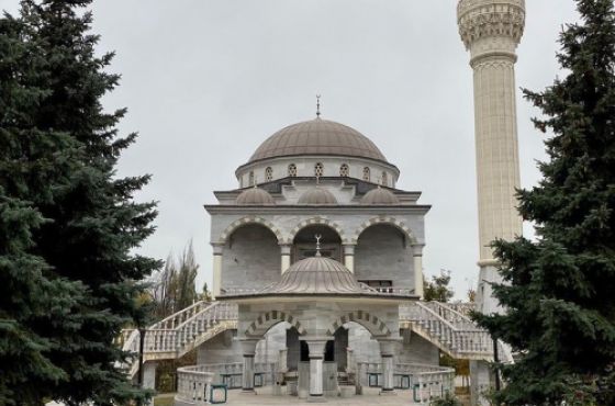 რუსმა ოკუპანტებმა მარიუპოლში მეჩეთზე იერიში მიიტანეს 