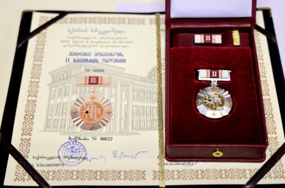 პრეზიდენტმა ტერიტორიული მთლიანობისთვის მებრძოლი მეომრები დააჯილდოვა