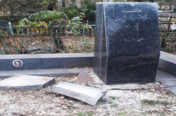 ქუთაისში კოლორიტების საფლავების მასობრივი ძარცვის ფაქტების გამოძიებას მოითხოვენ 