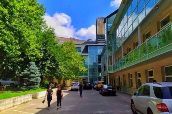 ქუთაისში, კორონავირუსით ინფიცირებულ პაციენტს ტყუპი ვაჟი შეეძინა 