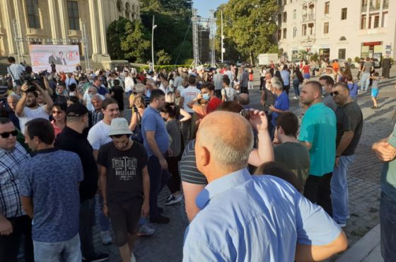 დაპირისპირება "პატრიოტთა ალიანსსა" და სამოქალაქო აქტივისტებს შორის ქუთაისში (ვიდეო)