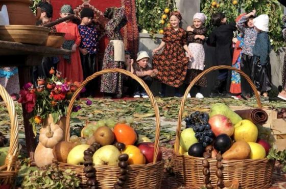 საჩხერლობა „ღამის შოუს“ ბენდის თანხლებით (პროგრამა)