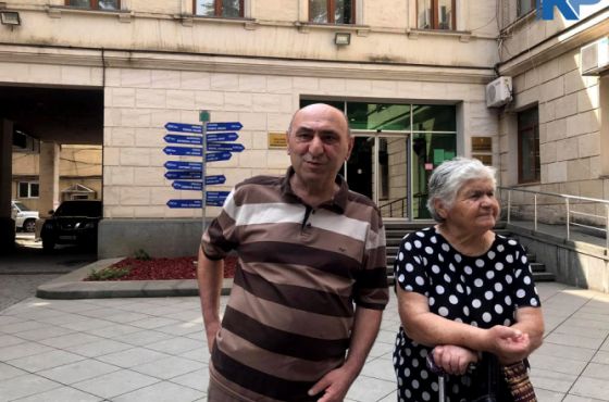 "ამ ქალაქში ყველანი მოწყალებას ვითხოვთ"  - გოგი წულაიას პერფორმანსი 