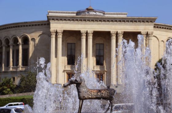 მესხიშვილის თეატრი დეკემბრიდან სპექტაკლების ჩვენებას განაახლებს (აფიშა)