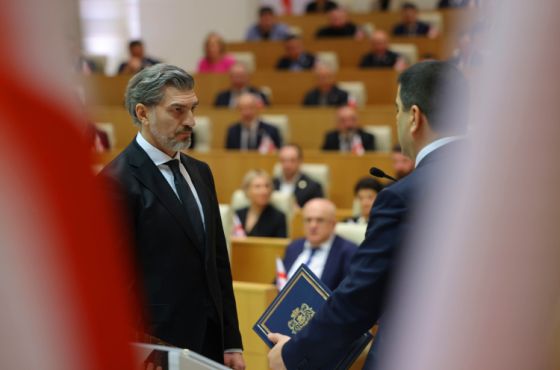 პარლამენტში "ოცნების" პრეზიდენტის, მიხეილ ყაველაშვილის ინაუგურაცია  გაიმართა