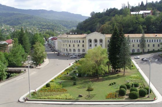 ტყიბულში გახარიას პარტიის წევრმა კანდიდატურა მოხსნა - პარტიაში "ოცნების" მხრიდან ზეწოლაზე საუბრობენ  