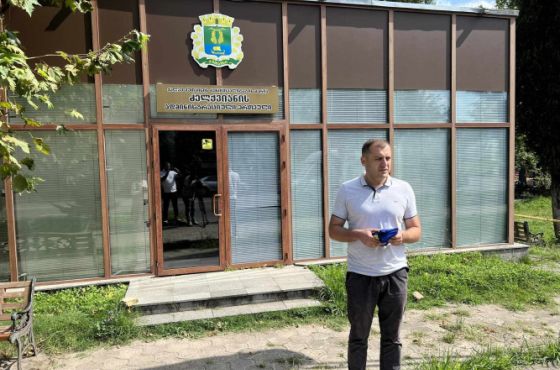 „ქუთაისში მუნიციპალიტეტების წინ ევროკავშირის დროშები ჩამოხსნილია“- თემურ ცამციშვილი