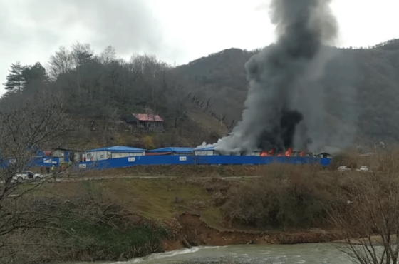 ხარაგაულში ავტობანის მშენებელი კომპანიის საცხოვრისები დაიწვა