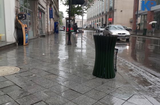 მოწყალება ცარიელ ქუჩებში 