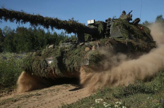 გერმანია უკრაინას 100 საარტილერიო ჰაუბიცს მიყიდის