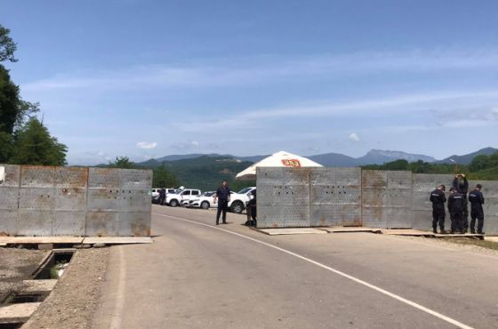 პოლიციამ  სოფელ ნამოხვანისკენ გადაადგილება შეზღუდა 