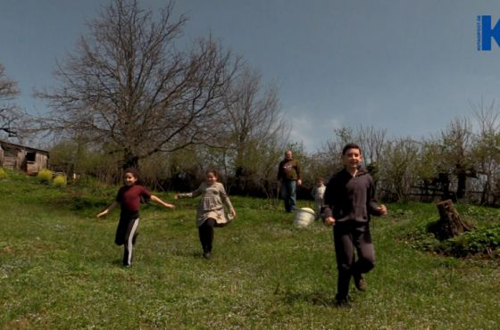 „ემოციების კოლექციონერის“ და როკ-ჯგუფების მენეჯერის სოფელზე გაცვლილი ცხოვრება