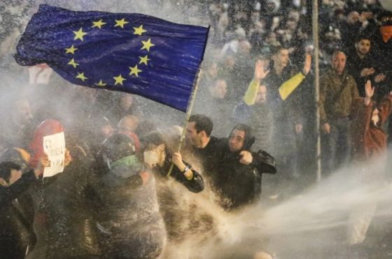 18  ჟურნალისტი და ოპერატორი მორალური ზიანის ანაზღაურებას ითხოვს