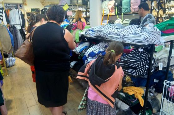 რა ჯდება ბავშვის სკოლაში გაშვება - სასკოლო სამზადისი ქუთაისში (ფოტო)