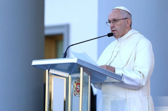 რომის პაპი მოქალაქეებს ვაქცინაციისკენ მოუწოდებს