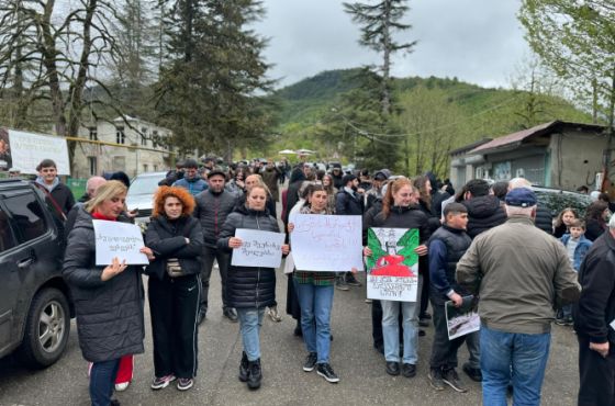 "არა ჰესის მშენებლობას" - ვანში, სოფელ სულორში, საპროტესტო აქცია მიმდინარეობს