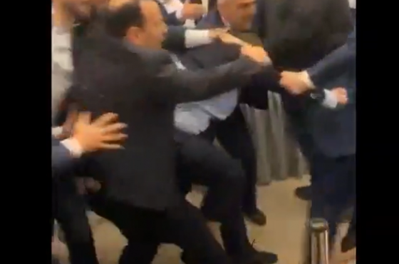 "ხელს შევუშლით სხდომის გამართვას“ - ფიზიკური დაპირისპირება  სხდომაზე, სადაც „რუსულ კანონს“ განიხილავენ