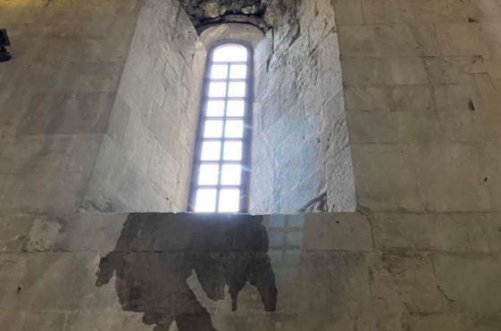 ბაგრატის ტაძარში წყალი ჩადის (ფოტო)