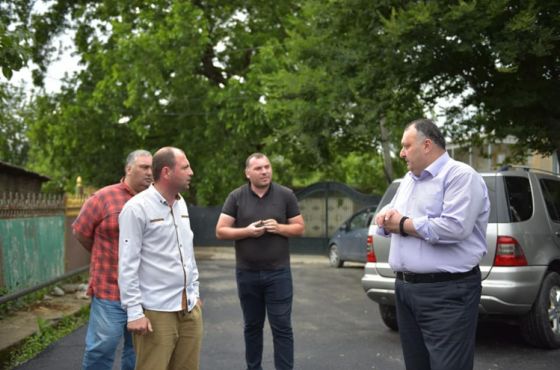 ქუთაისის მერმა ჩიხში მიმდინარე გზის სამუშაოები დაათვალიერა