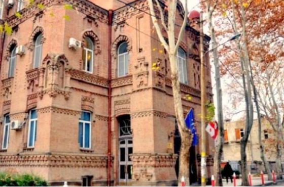 "4-დან 25 ნოემბრამდე დიდ ქალაქებში სწავლა დისტანციურ რეჟიმზე გადავა" 