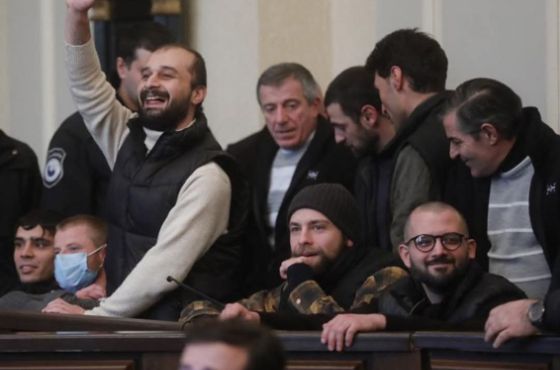 თბილისის საქალაქო სასამართლოში აქციებზე დაკავებული 11 პირის საქმე განიხილება 
