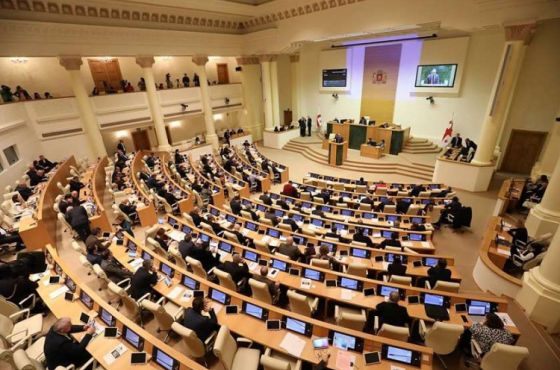 პარლამენტმა პირველი მოსმენით „თავდაცვის კოდექსის“ პროექტი მიიღო