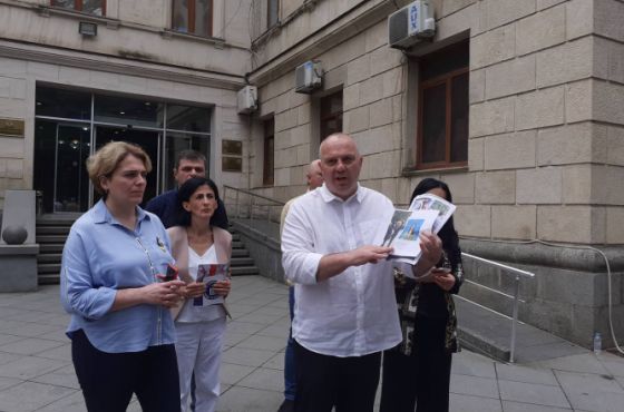 "40-მდე საჯარო მოხელე "გაბრაზებული მოქალაქის" როლში ხელს გვიშლიდა ბუკლეტების დარიგებაში" 