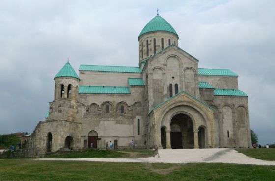 კულტურის სამინისტრო ბაგრატის ტაძარში წყლის ჩასვლას "ნაციონალურ მოძრაობას" აბრალებს