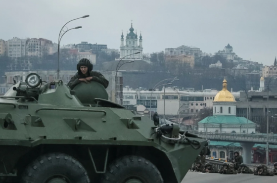 კიევის დასაცავად ქალაქში სამხედრო ტექნიკა შეჰყავთ 