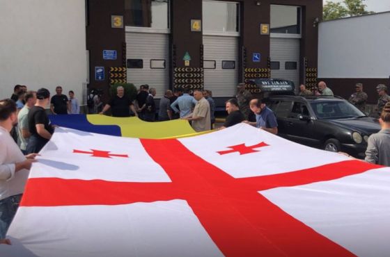 უკრაინაში დაღუპული ქართველი მებრძოლი, ალუდა ზვიადაური სამშობლოში ჩამოასვენეს