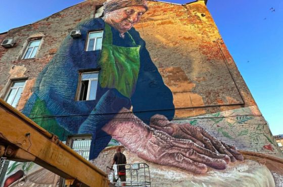 რატომ წაშალეს, ქუთაისში, "ბებოს" სტენსილი ფასადიდან